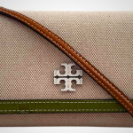 Tory Burch Womens 146467 Thea Pebbled Leather With Gold-tone Hardware Crossbody Bag With Flat Wallet